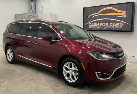 2017 Chrysler Pacifica Touring-L Plus