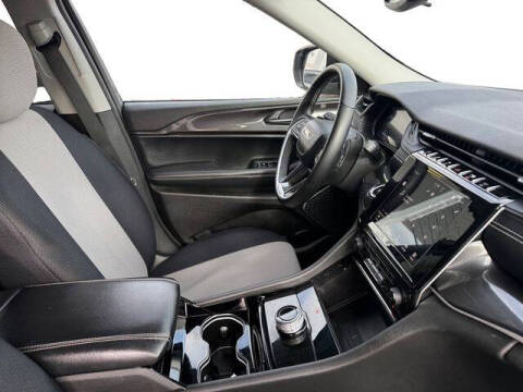 2022 Jeep Grand Cherokee Laredo