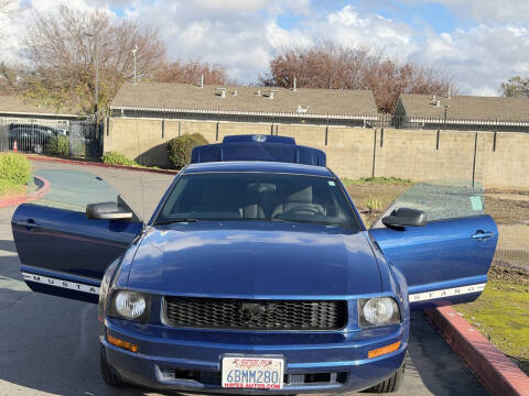 2007 Ford Mustang V6 Deluxe