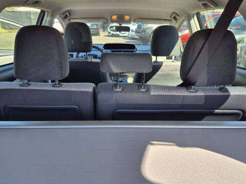 2015 Toyota Prius v Three