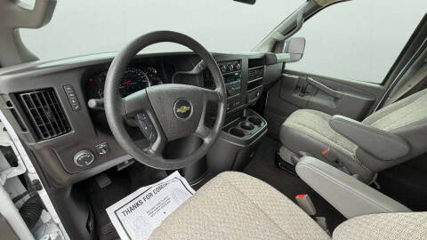2025 Chevrolet Express LT 3500