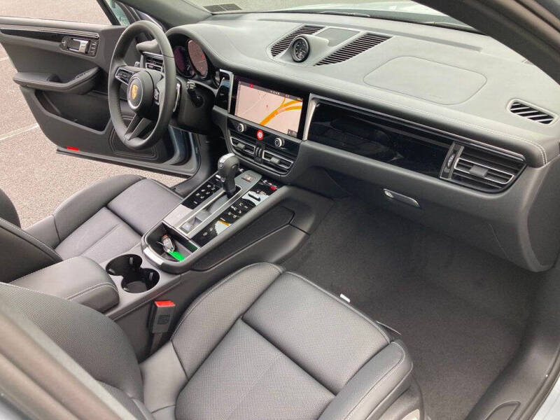 2025 Porsche Macan