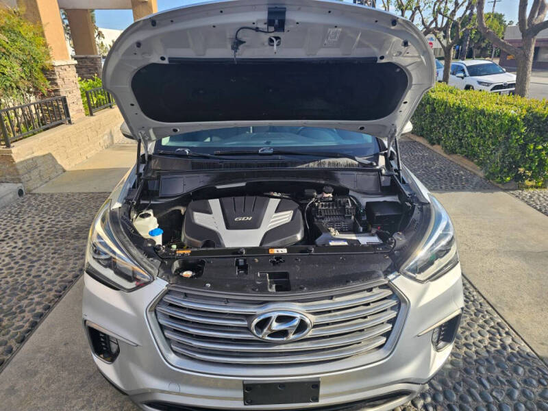 2017 Hyundai Santa Fe SE