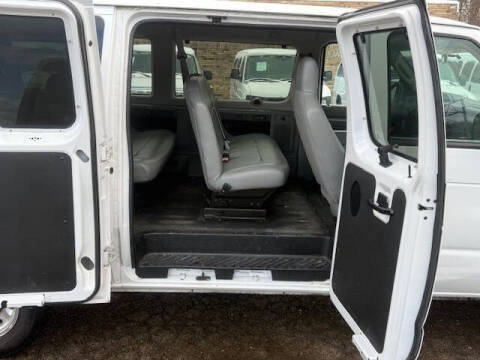 2013 Ford E-Series E-350 SD XLT