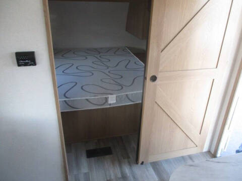 2022 SOLD Forest River Prime Time Avenger 27DBS