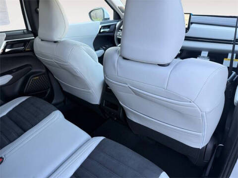 2025 Mitsubishi Outlander SE