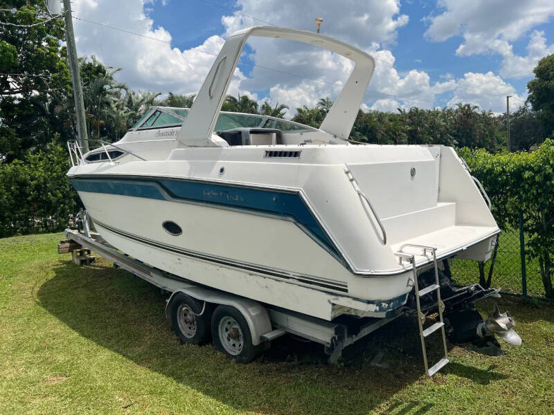 1990 Regal Commodore 265 Cabin Cruiser