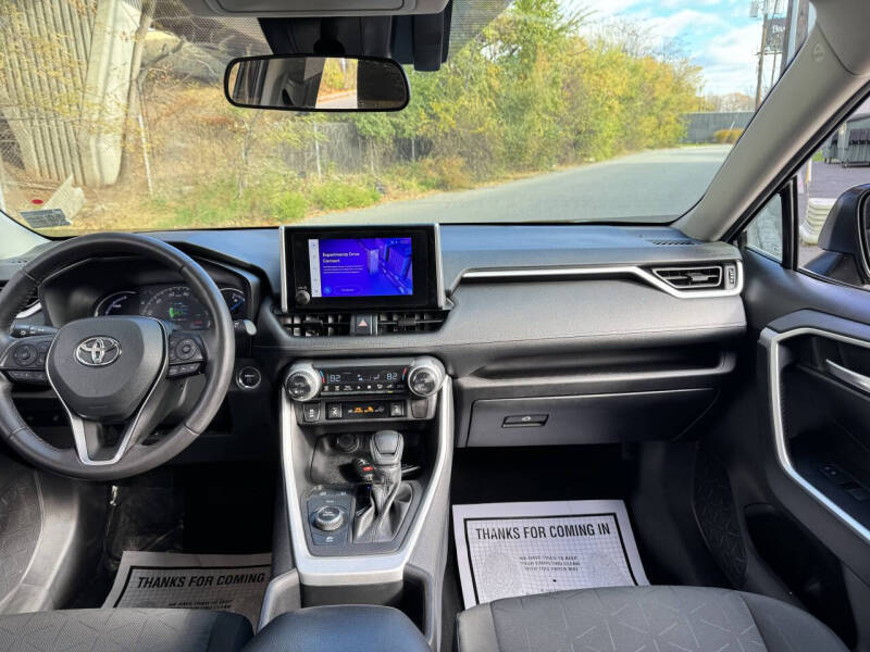 2024 Toyota RAV4 Hybrid XLE