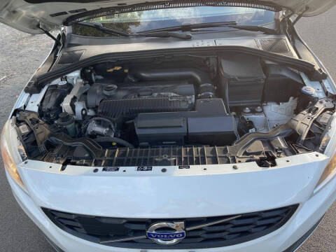 2015 Volvo V60 Cross Country T5