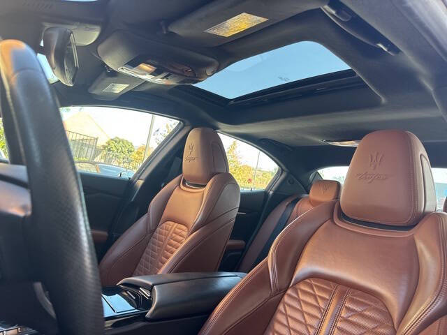 2022 Maserati Ghibli Trofeo