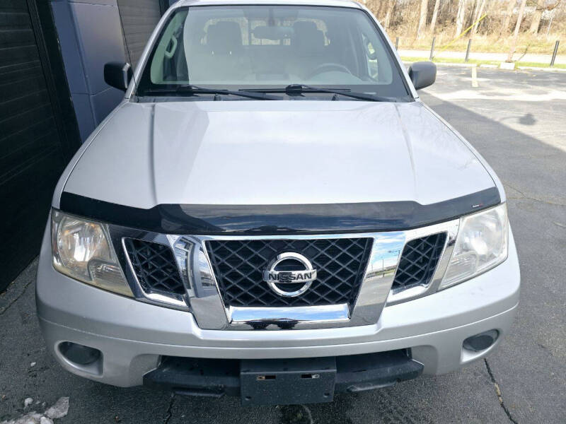 2015 Nissan Frontier SV photo 7