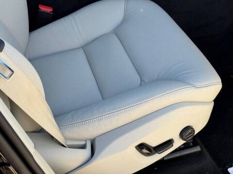 2025 Volvo XC60 T8 Plus Dark Theme