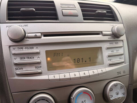 2010 Toyota Camry LE