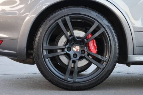 2014 Porsche Cayenne GTS