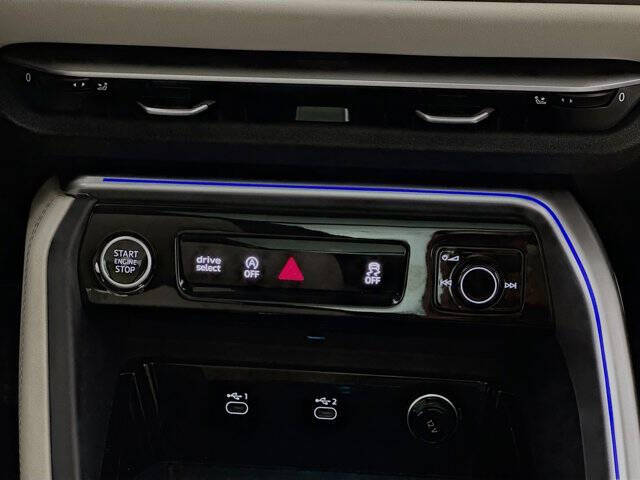 2025 Audi Q5 quattro Premium TFSI