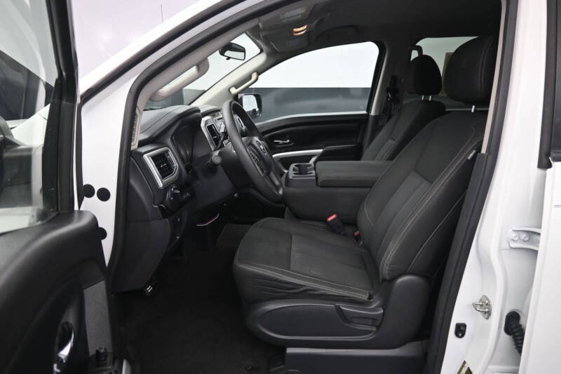 2017 Nissan Titan
