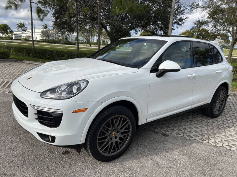 2017 Porsche Cayenne Platinum Edition