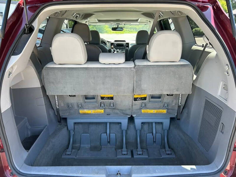 2014 Toyota Sienna XLE 7-Passenger
