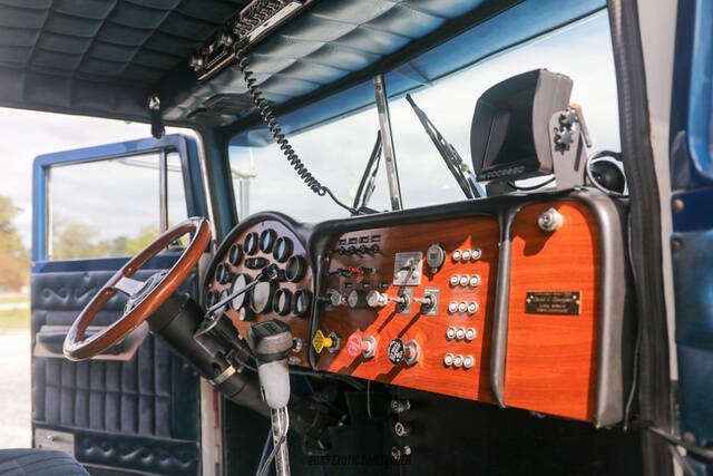 1985 Peterbilt 359