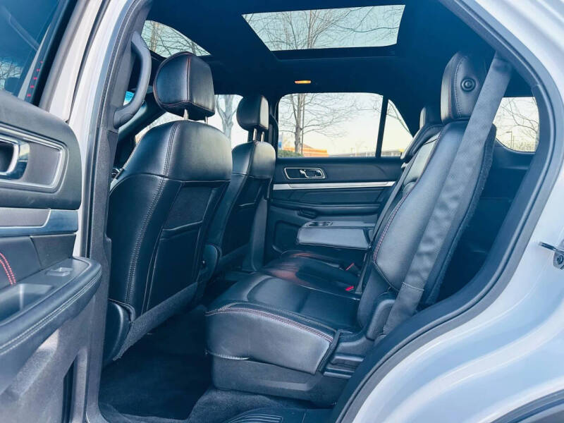 2017 Ford Explorer Sport