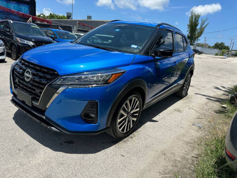 2023 Nissan Kicks SR