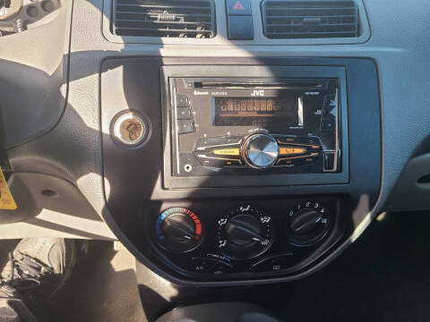 2005 Ford Focus ZX4 SE