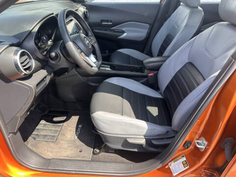 2023 Nissan Kicks SR