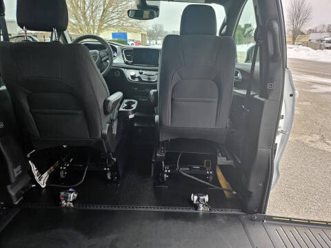 2024 Chrysler Pacifica Touring