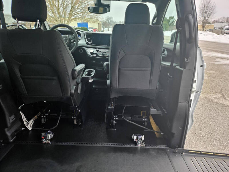 2024 Chrysler Pacifica Touring