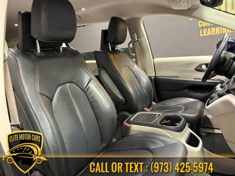 2017 Chrysler Pacifica Touring-L Plus