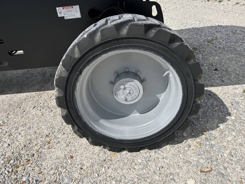 2017 Genie 65' Manlift