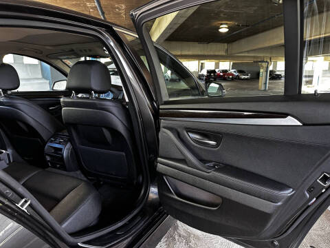 2016 BMW 5 Series 528i