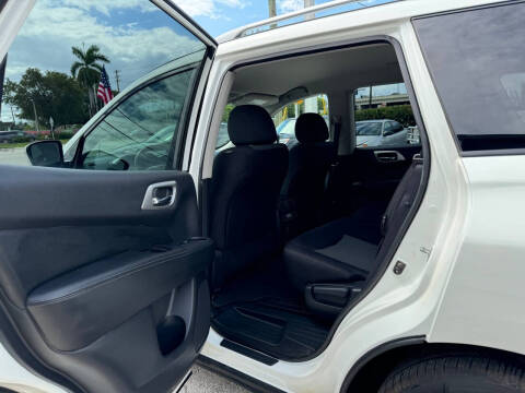 2018 Nissan Pathfinder SV