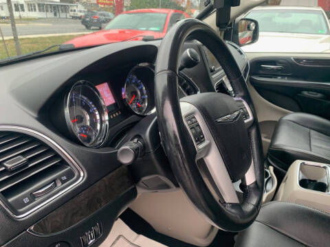 2016 Chrysler Town and Country Touring