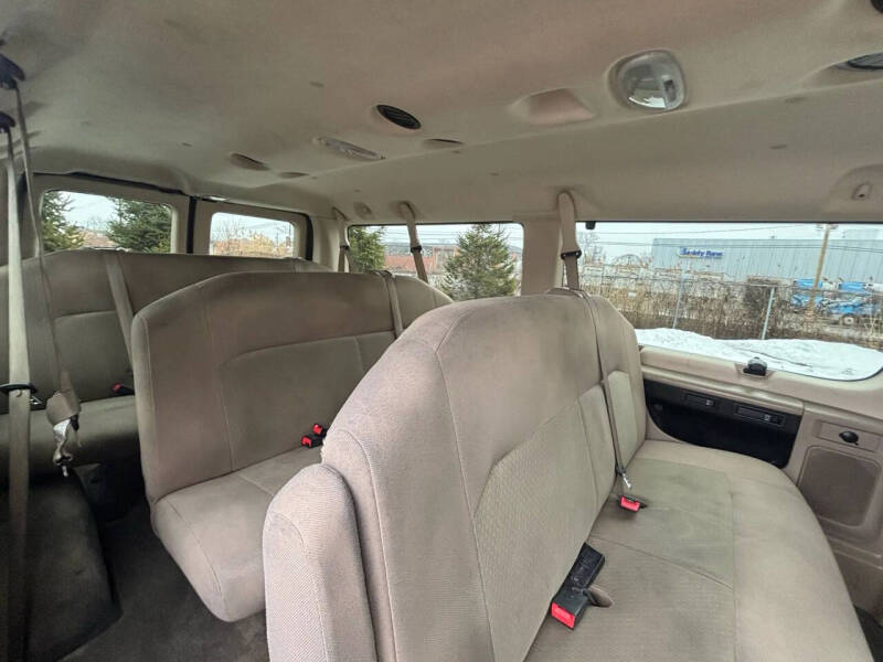 2013 Ford E-Series E-350 SD XLT