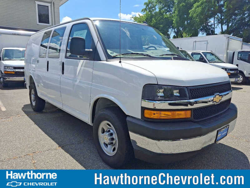 2025 Chevrolet Express 2500