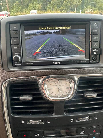 2013 Chrysler Town and Country Touring