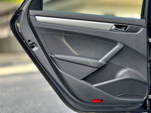 2018 Volkswagen Passat 2.0T R-Line