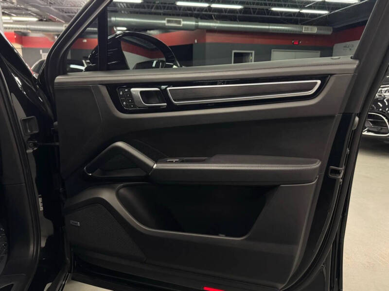 2023 Porsche Cayenne GTS Coupe