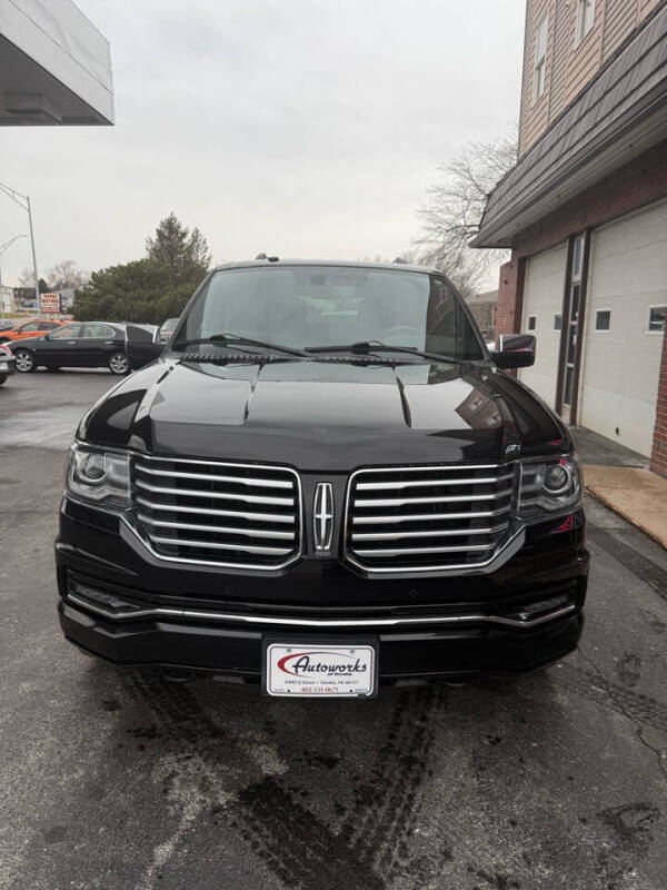 2017 Lincoln Navigator Select photo 3