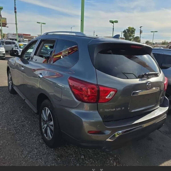 2020 Nissan Pathfinder SV