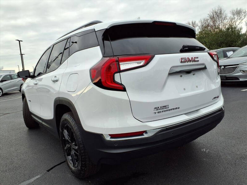 2024 GMC Terrain AT4