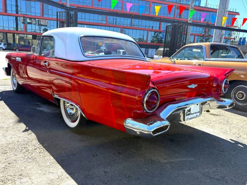 1957 Ford Thunderbird