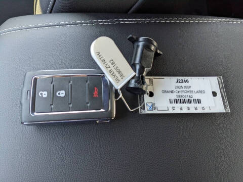 2025 Jeep Grand Cherokee Laredo