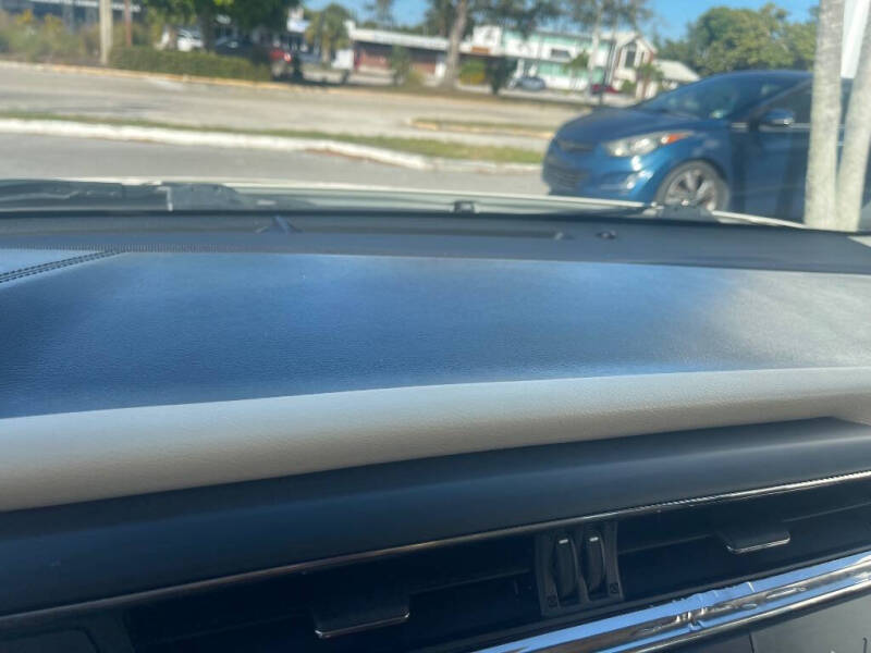 2013 Toyota Avalon XLE