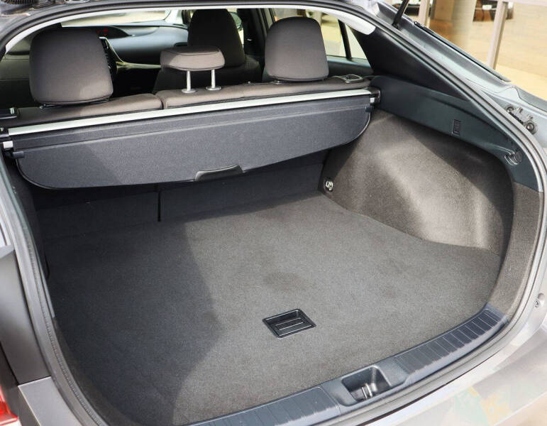 2022 Toyota Prius LE