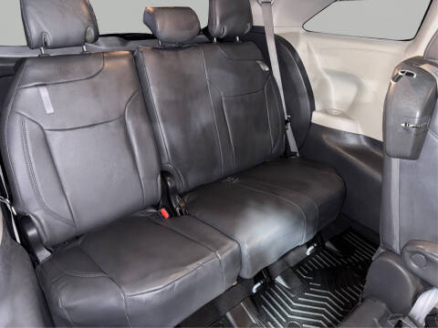 2021 Toyota Sienna LE 8-Passenger