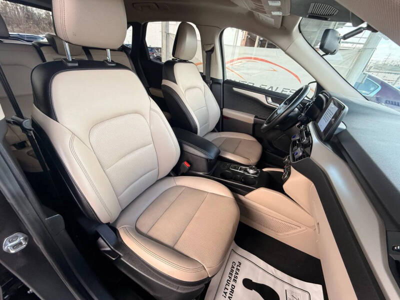 2020 Ford Escape SEL