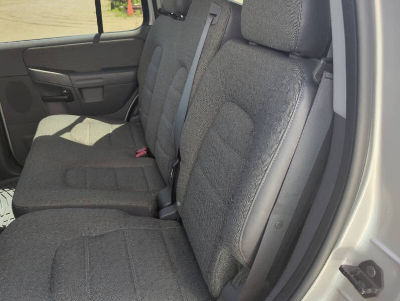 2005 Ford Explorer XLS
