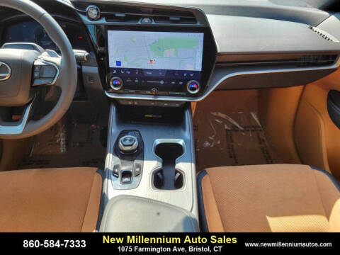 2023 Lexus RZ 450e Luxury